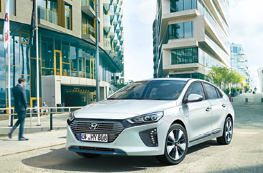 Hyundai IONIQ Gebrauchtwagen mit der 8-Jahre-Scharf-Garantie