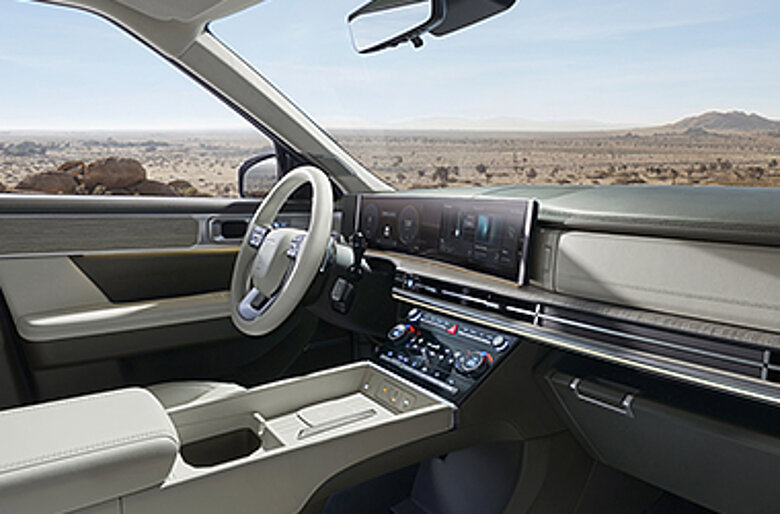 Der Innenraum des Hyundai SANTA FE bietet viel Platz und Komfort